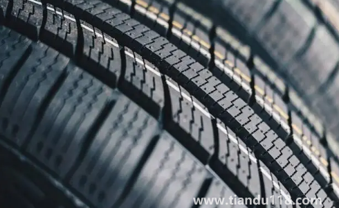 車輪胎扎了個(gè)釘子補(bǔ)一下大概多少錢(車輪胎扎了個(gè)釘子需要換輪胎嗎)(圖2) 車輪胎扎了個(gè)釘子補(bǔ)一下大概多少錢2