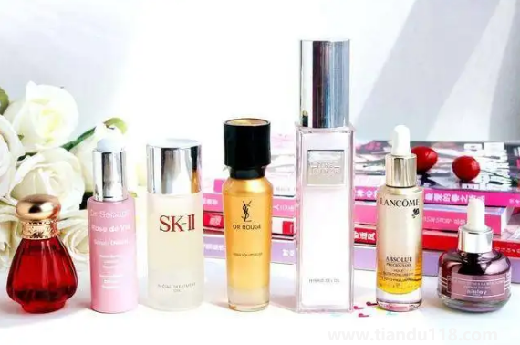 夏天護(hù)膚品放車?yán)镆惶爝€能用嗎（夏天護(hù)膚品需要放冰箱嗎）