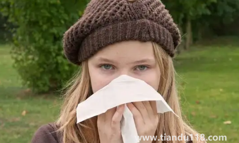 好好的鼻子為什么說堵就堵（為什么早上起床鼻子堵）