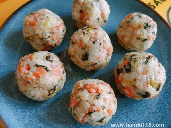 飯團(tuán)的做法（飯團(tuán)怎么做）(圖1)