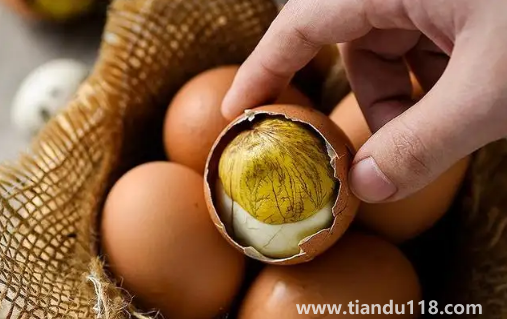 活珠子男人吃了補(bǔ)身體嗎(活珠子怎么吃)(圖2) 活珠子男人吃了補(bǔ)身體嗎2