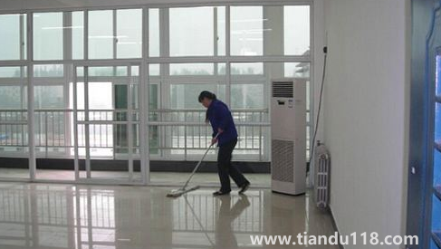 新房保潔開(kāi)荒做些什么(開(kāi)荒保潔什么時(shí)候做合適)(圖3) 新房保潔開(kāi)荒做些什么3