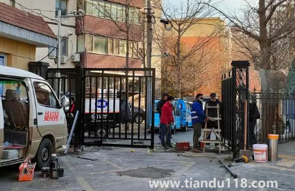 家里換門(mén)會(huì)影響風(fēng)水嗎(農(nóng)村院墻有什么忌諱)(圖2) 家里換門(mén)會(huì)影響風(fēng)水嗎2