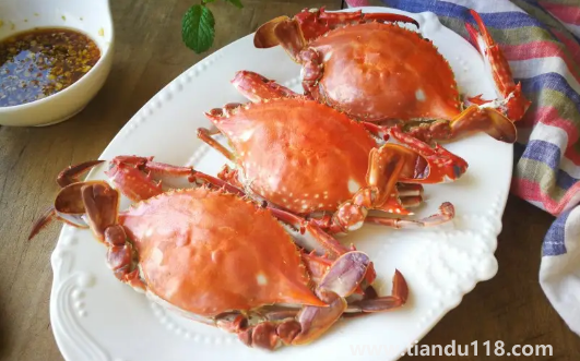 梭子蟹是整個(gè)蒸還是切開蒸（清蒸梭子蟹的做法）