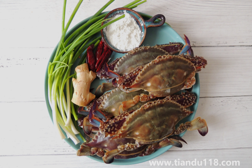 梭子蟹蒸熟了一切二還是蒸之前一切二（清蒸梭子蟹的做法）