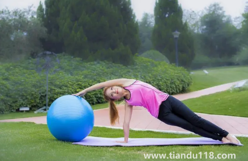瑜伽球大一點好還是小一點好3