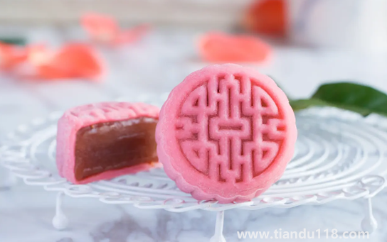 冰皮月餅放冰箱哪里儲(chǔ)存(冰皮月餅什么餡好吃)(圖1) 冰皮月餅放冰箱哪里儲(chǔ)存1