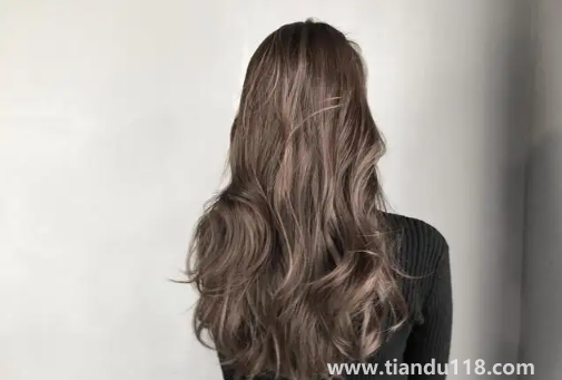 染發(fā)后怎么護(hù)理和保養(yǎng)1