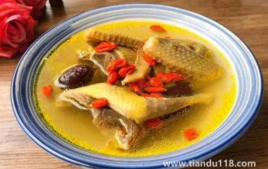 鴿子怎么燉湯好喝又營(yíng)養(yǎng)(鴿子燉湯有什么技巧)(圖3) 鴿子怎么燉湯好喝又營(yíng)養(yǎng)3