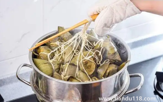 生粽子煮一個(gè)小時(shí)能熟嗎3