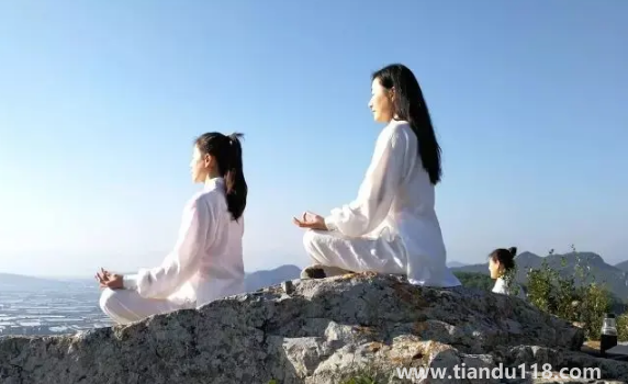 打坐時(shí)間最佳在幾點(diǎn)到幾點(diǎn)(為什么不能在晚上打坐)(圖3) 打坐時(shí)間最佳在幾點(diǎn)到幾點(diǎn)3