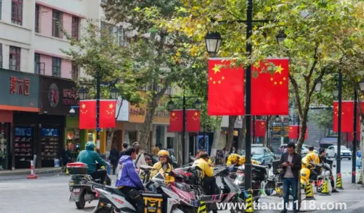 2022國慶節(jié)周六周日補周幾的課(國慶節(jié)的由來)(圖2) 2022國慶節(jié)周六周日補周幾的課2