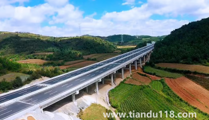 2023春節(jié)高速提前幾個小時上可以嗎(春節(jié)上高速不想錯過免費(fèi)通行時間小指南)(圖2) 2023春節(jié)高速提前幾個小時上可以嗎2