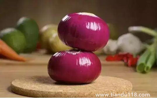 洋蔥發(fā)芽長(zhǎng)苗了還能吃嗎3