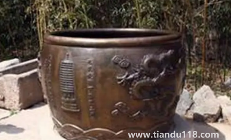 銅的小招財(cái)缸怎樣擺放2