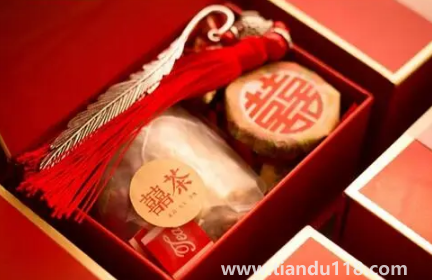 結婚伴手禮男方買還是女方買（結婚伴手禮的物品都有什么）