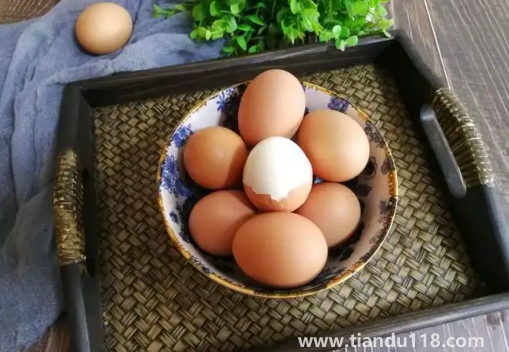 雞蛋保質期30天過了還能吃嗎(雞蛋怎么保存時間久)(圖2) 雞蛋保質期30天過了還能吃嗎2