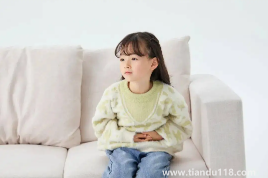 肚子有蛔蟲(chóng)的癥狀有哪些(怎么預(yù)防肚子有蛔蟲(chóng))(圖2) 肚子有蛔蟲(chóng)的癥狀有哪些2