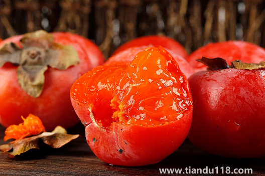 火葫蘆柿子和火晶柿子是一個品種嗎(柿子怎么挑選)(圖1) 火葫蘆柿子和火晶柿子是一個品種嗎1