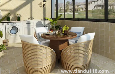 陽臺(tái)是貼墻磚還是刷白（陽臺(tái)貼什么顏色的墻磚好看）