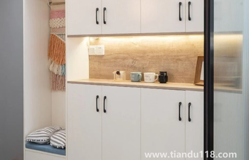 鞋柜可以放在陽臺(tái)上嗎2