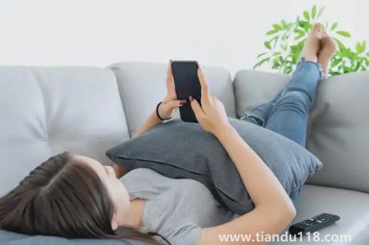 睡覺手機開飛行模式有輻射嗎1