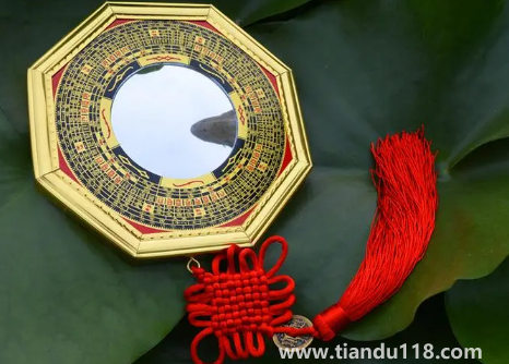 什么屬相家里不能掛八卦鏡3