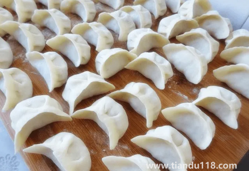 剛包好的餃子如何保存在冰箱2