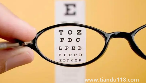 網(wǎng)上配眼鏡度數(shù)漲了怎么換鏡片3