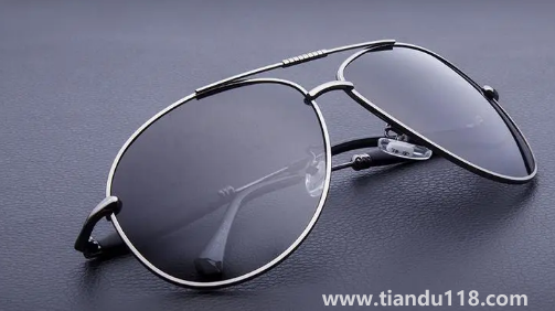 網(wǎng)上配的眼鏡戴著暈?zāi)芡藛?