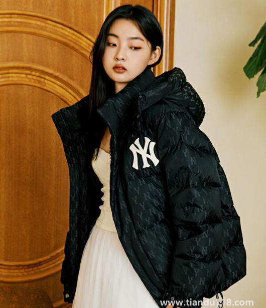 一件白鵝絨的羽絨服什么價(jià)位（1000多元的鵝絨服值嗎）