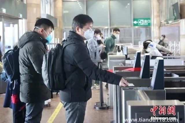 吳尊友:春運使疫情可能更加復雜 你怎么看