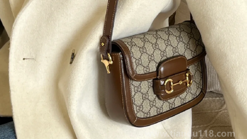 代購(gòu)包包是正品嗎（海外代購(gòu)包包的騙局）