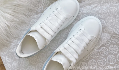 麥昆代購(gòu)1000多是真的嗎（麥昆小白鞋正品多少錢(qián)）