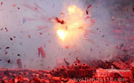 2023大年三十放鞭炮必須等到12點(diǎn)嗎（現(xiàn)在除夕還會(huì)等十二點(diǎn)放鞭炮嗎）