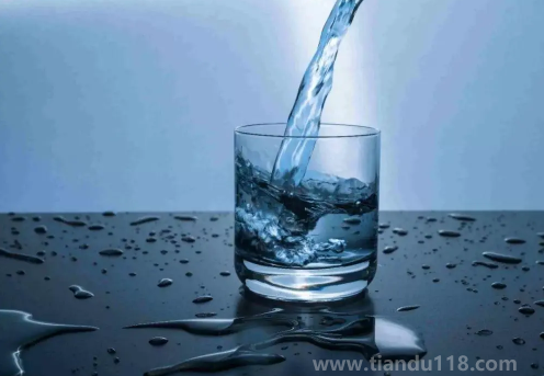 淡鹽水能退燒嗎（發(fā)燒喝什么水效果最好）