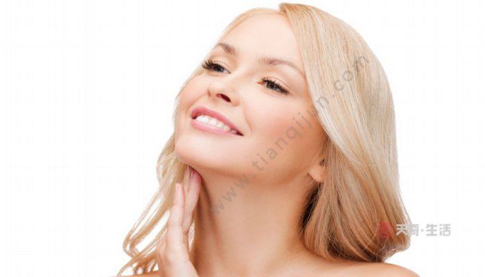 敷完面膜用洗面奶還是清水